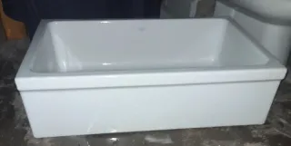 Fregadero antiguo de porcelana con sello