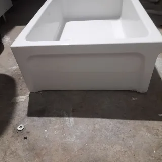 Fregadero antiguo de porcelana con sello