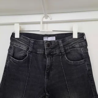Pantalón vaquero negro Bershka T.36