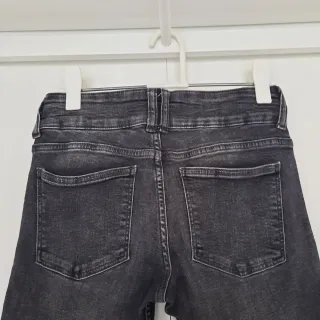 Pantalón vaquero negro Bershka T.36