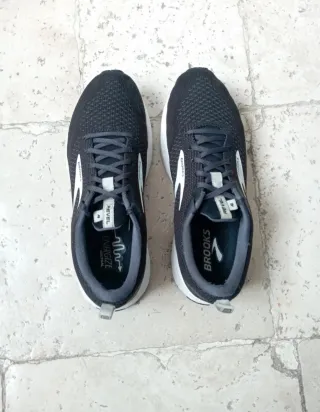 Brooks Revel 4