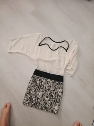 Vestiti 2€ scorrimento foto varie domande offerta