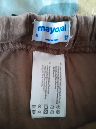 4 años 104 cm. Pantalón de pana Mayoral.
