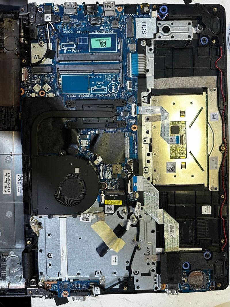 Dell Latitude 3490 (i3-8th) para piezas afbeelding 3