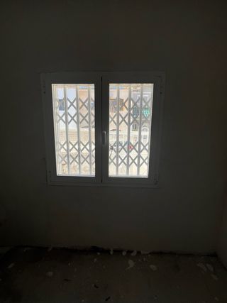 Ventanas, ventanal y puerta de entrada