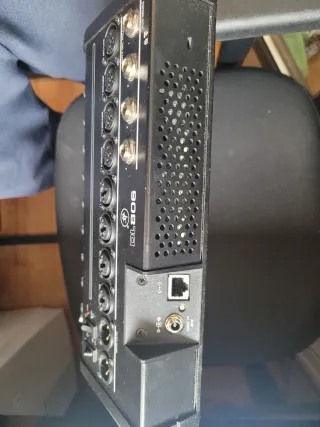 Mackie DL806 Mezclador Digital con iPad incluido