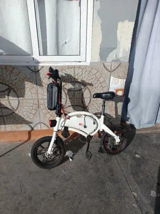 Bicicleta Eléctrica Blanca
