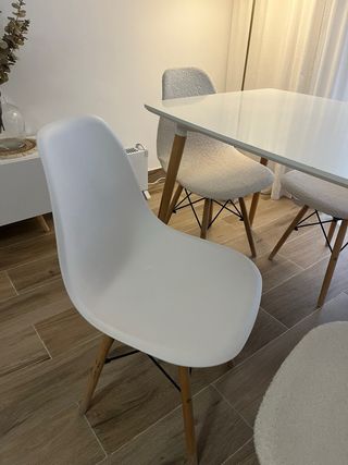 Mesa,4 Sillas Comedor mueble TV y mesa baja