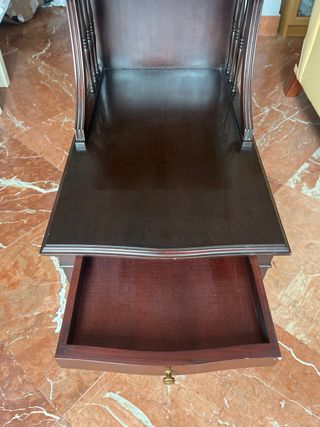 Mesita auxiliar estilo francés