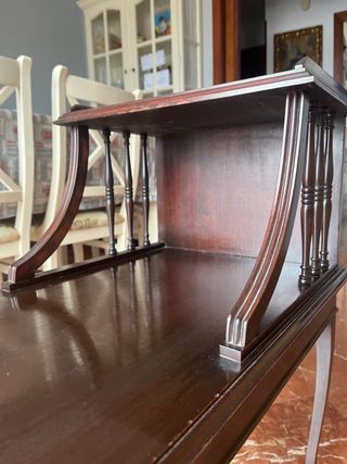 Mesita auxiliar estilo francés