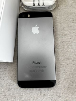 iPhone 5S 32GB Grigio Siderale + auricolari iPhone