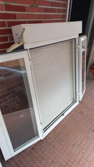 Ventanas blancas de aluminio