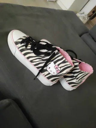 Bambas Hello Kitty Adulto Cebra