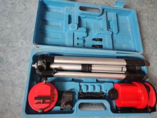 Nivel Láser Kinzo con Trípode y Accesorios