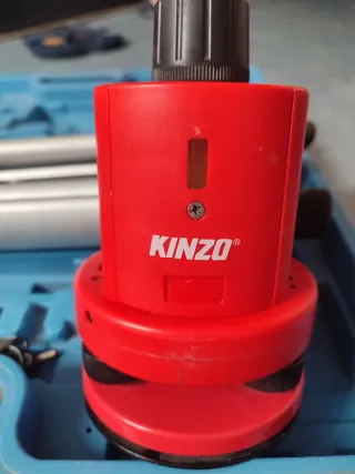 Nivel Láser Kinzo con Trípode y Accesorios