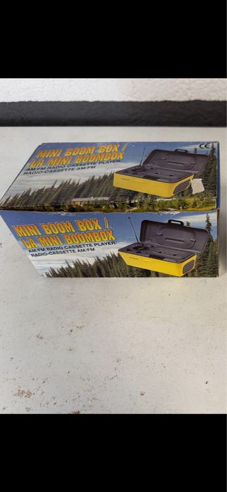 Radio AM/FM y Cassette Mini Boom Box