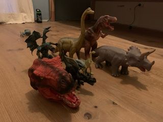 Lote di giocattoli Dinosauri e Draghi