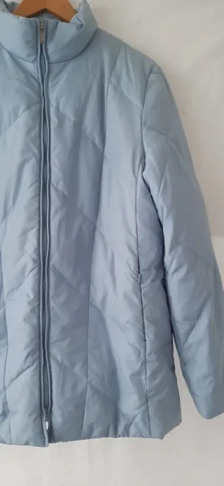 Chaqueta azul acolchada