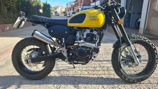Leonart Tracker 125cc 2022 Amarilla