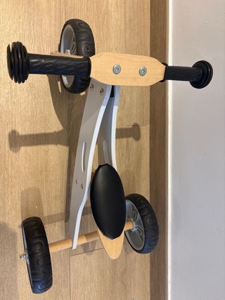 Triciclo de madera para niños