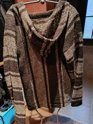 Sudadera con capucha estilo Baja