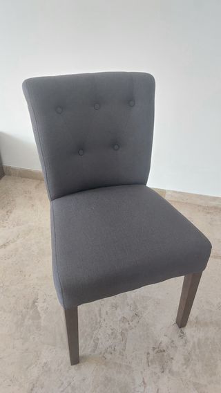 Sillas tapizadas lino gris y patas madera