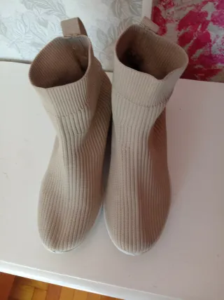 Botines elásticos beige