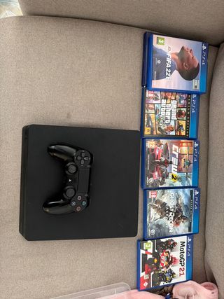 PS4 (PlayStation 4) Nera + 6 Giochi