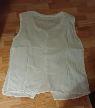 Blusa bordada sin mangas