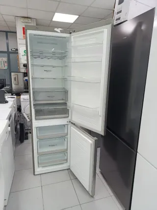 Nevera LG plateada 2,m combi con garantía