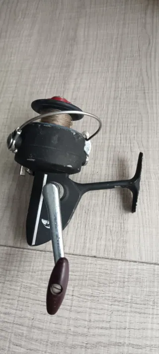 Carrete de pesca DAM Quick 330N