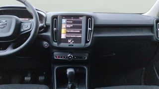 Volvo XC40 T2 Momentum Core 95 kW (129 CV)