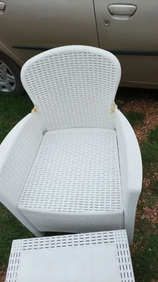 Set Tavolino e 2 Poltrone Bianco