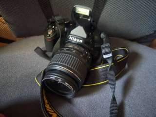 Pack Nikon D3100: 18‑55 VR + Mochila + cargador