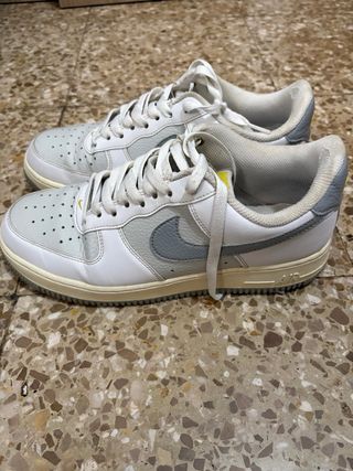 Nike Air Force 1 Gris y Blanco