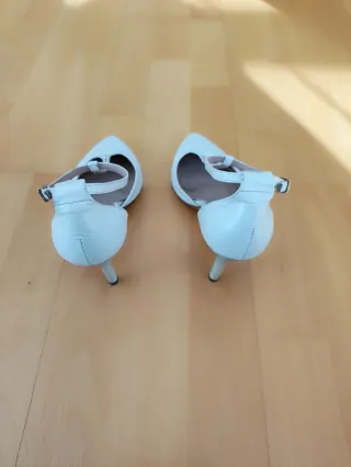 Zapatos de tacón blancos talla 39