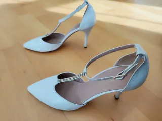 Zapatos de tacón blancos talla 39