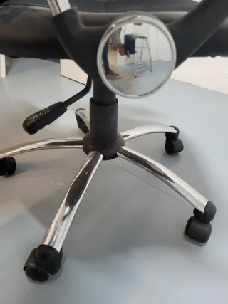 Silla de oficina ergonómica negra