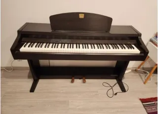 Piano Yamaha Clavinova Negro