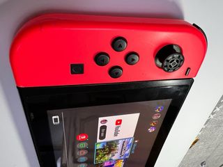 Nintendo Switch Roja y Blanca