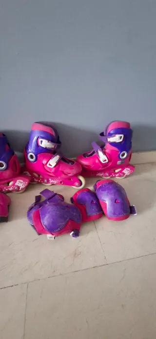 Patines y protecciones niña rosa/morado