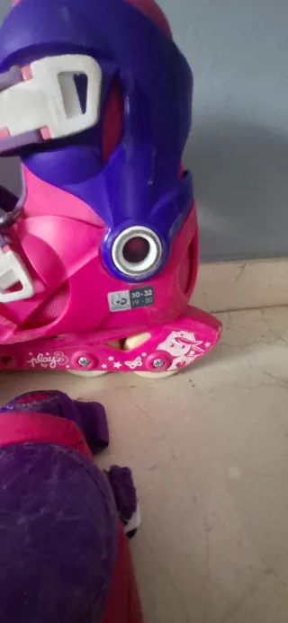 Patines y protecciones niña rosa/morado