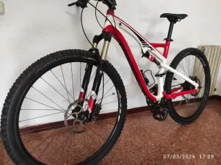Bicicleta Specialized FSR Roja y Blanca
