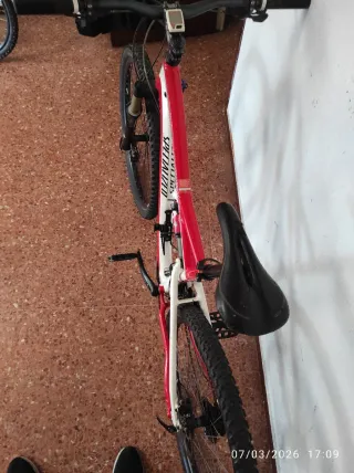 Bicicleta Specialized FSR Roja y Blanca