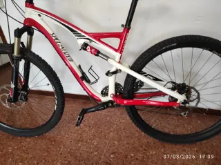 Bicicleta Specialized FSR Roja y Blanca