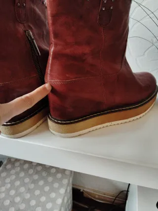 Botines Bibi Lou Piel Marrón Cuña Interna