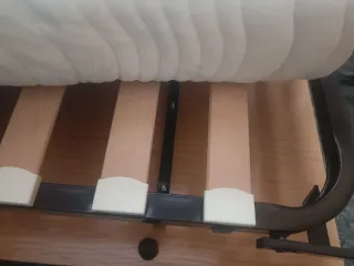 Cama abatible vertical de melamina con detalles en