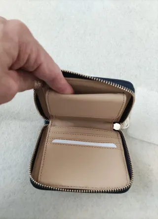 Portafoglio Guess Navy con Logo