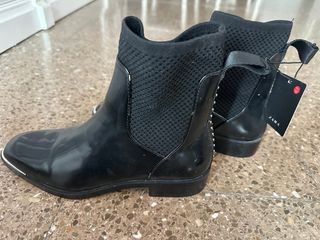 Botines Zara Negros con Tachuelas