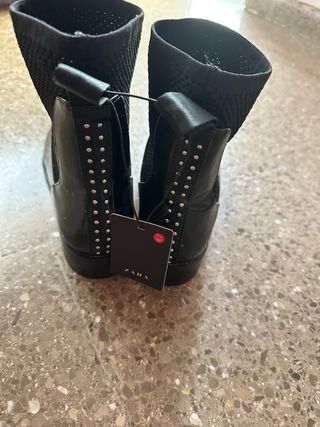 Botines Zara Negros con Tachuelas